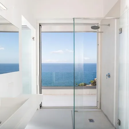 Kuro House - Oceanfront Luxury & 25m Pool 别墅 Achlia