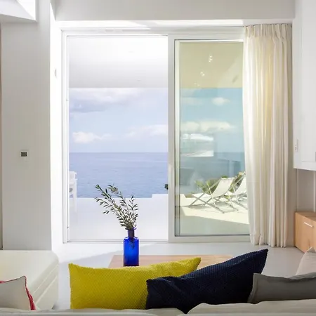 Kuro House - Oceanfront Luxury & 25m Pool *