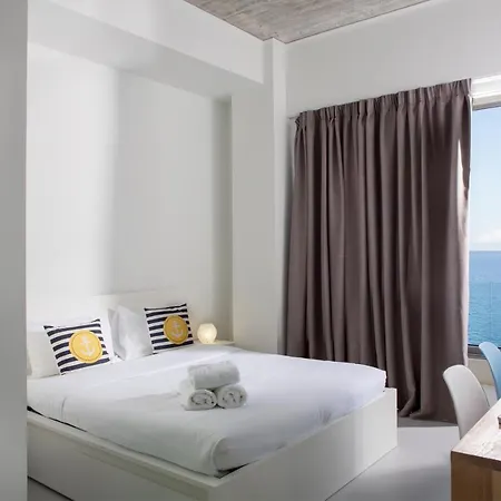 Kuro House - Oceanfront Luxury & 25m Pool Villa